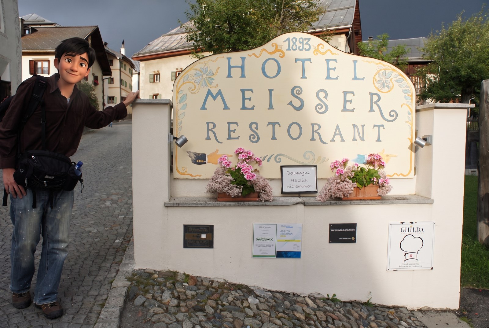 こちらは宿泊したHotel Meisser。看板の上に1893の文字が。 120年前のHotelにしては結構モダン。